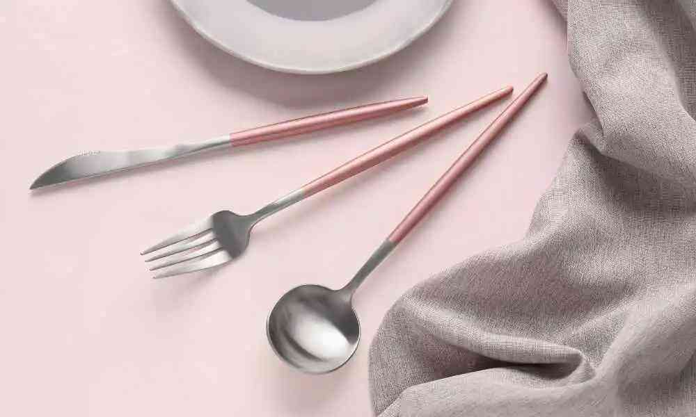 How to clean stainless steel cutlery