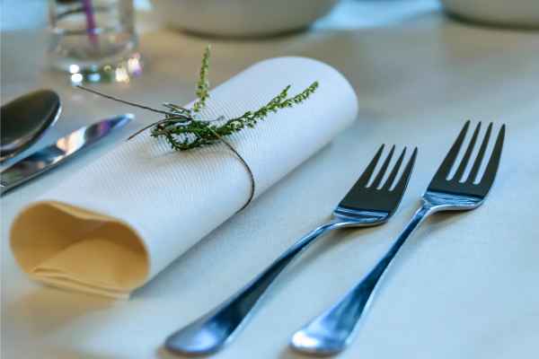 How to Restore Shine to Stainless Steel Cutlery