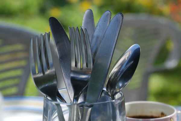 Understanding Why clean Stainless Steel Cutlery Goes Black