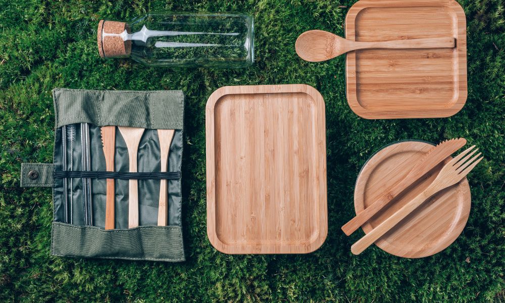 What is a Cutlery Kit at Dave's Hot Chicken