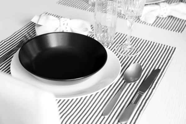 Step-by-Step Guide to Set Flatware on the Table