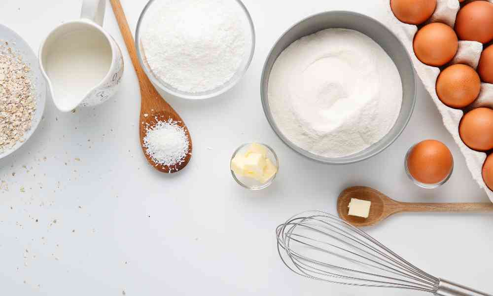 How to Clean Bakeware