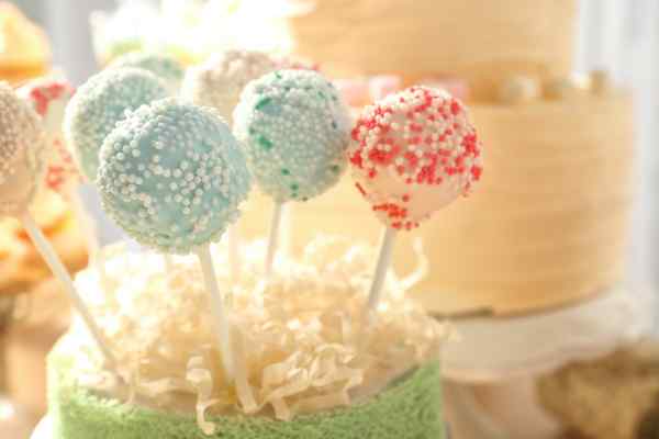 DIY Cake Pop Stand Tutorials for Beginners